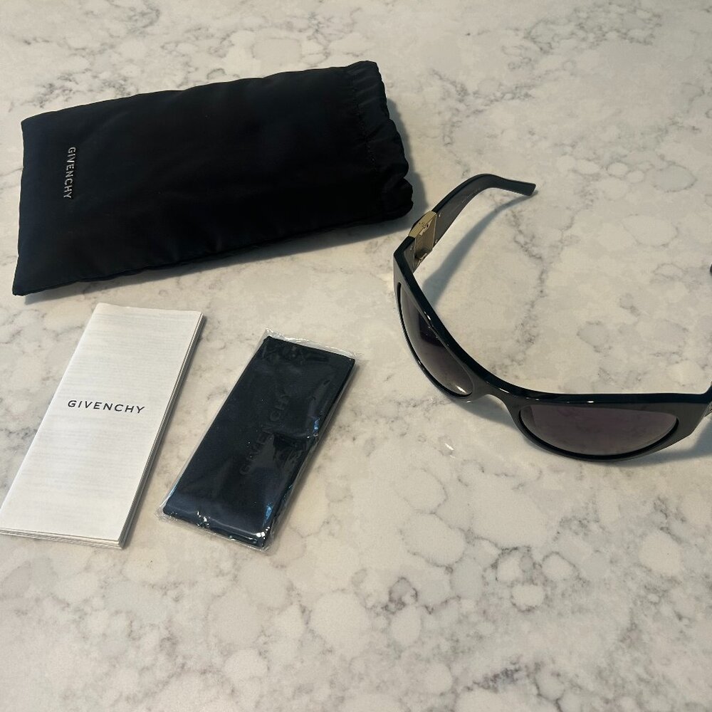 GIVENCHY unisex sunglasses